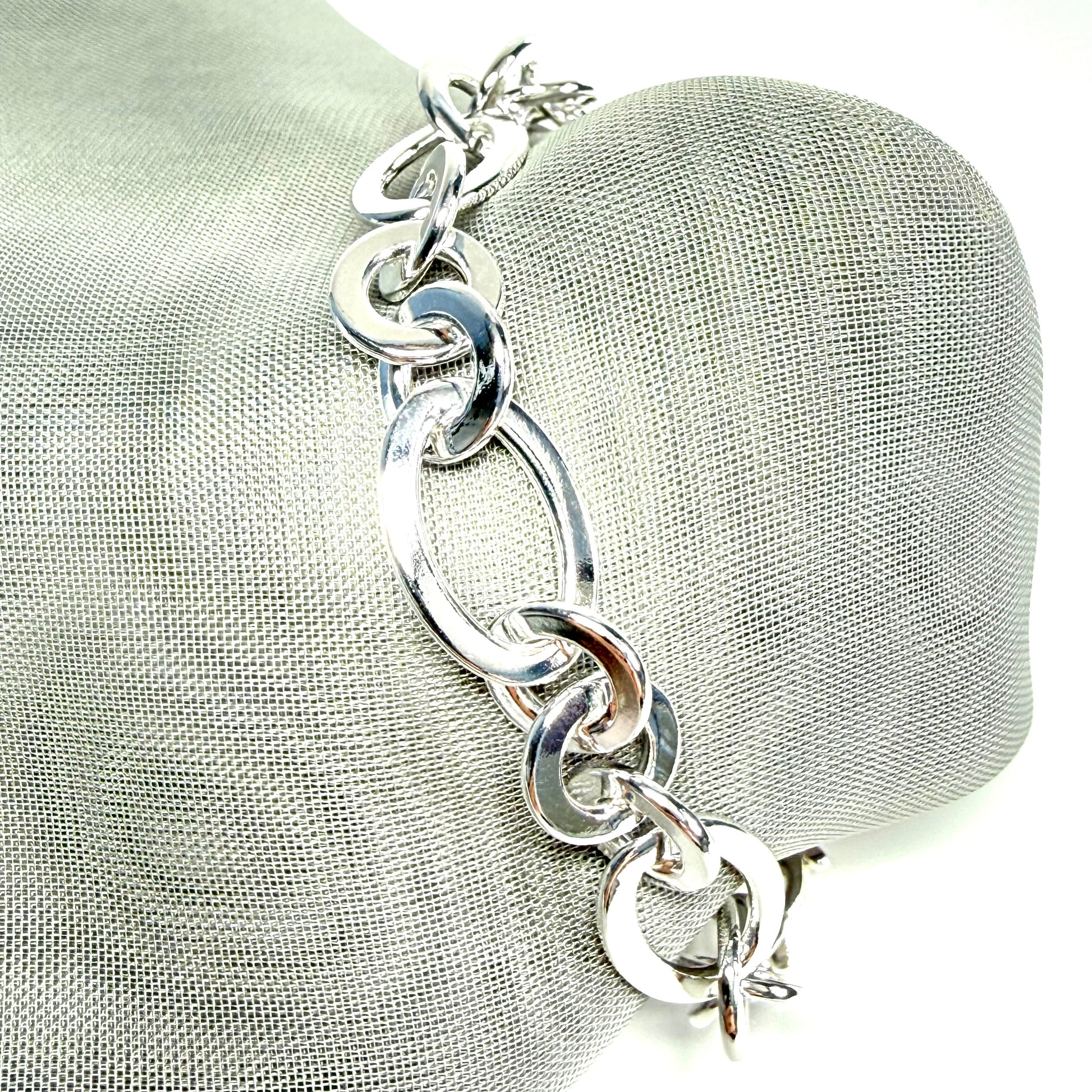 Solid sterling silver open designed bracelet