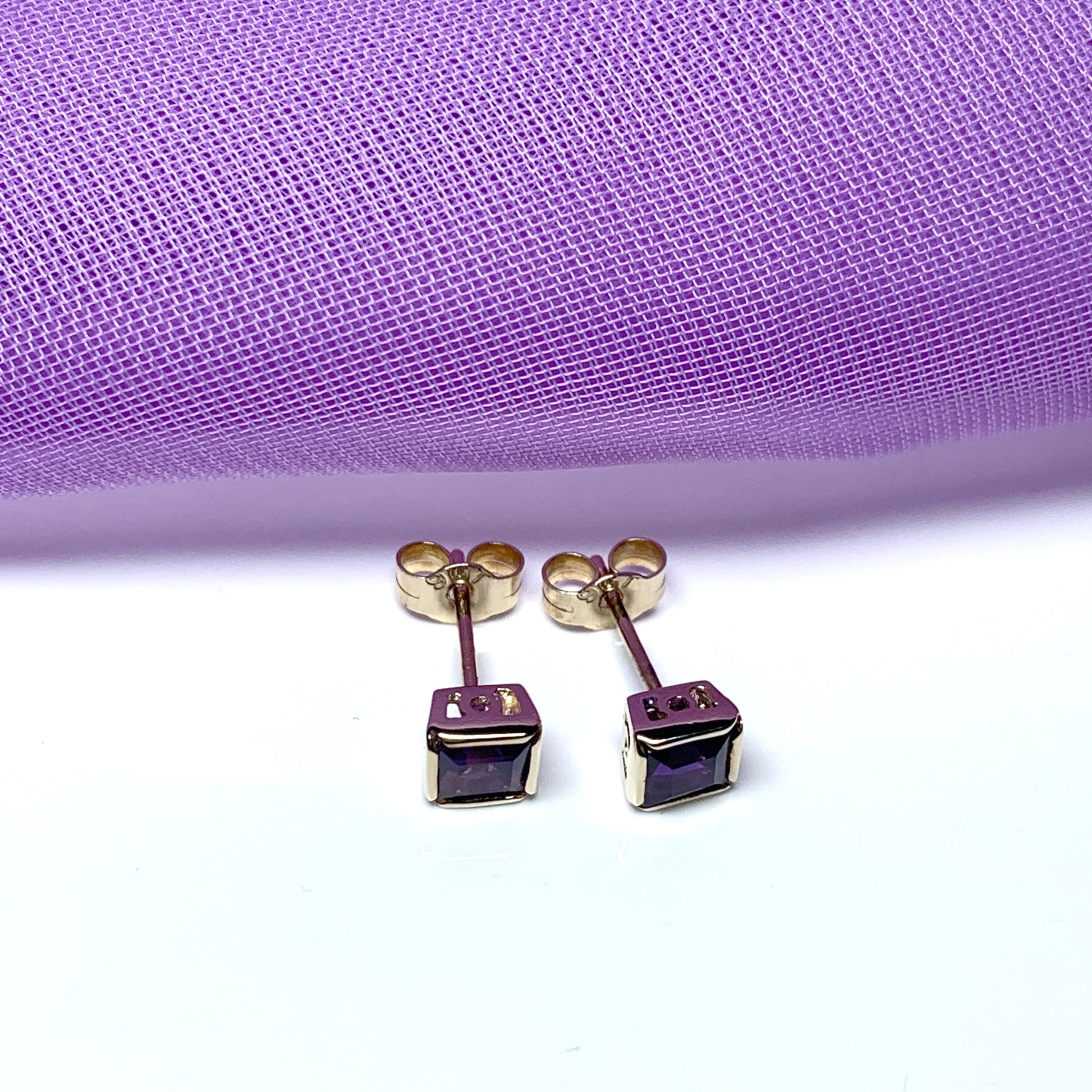 Square purple amethyst yellow gold stud earrings
