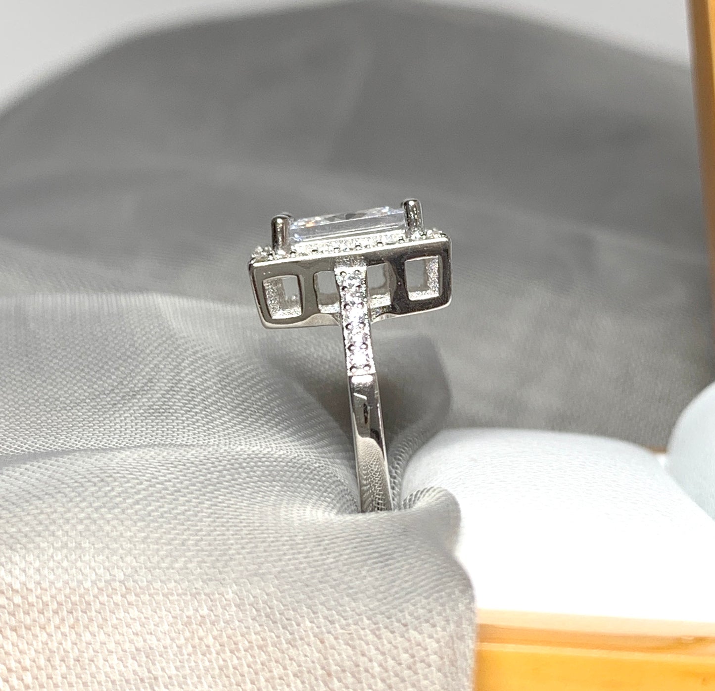 Square ladies sterling silver cluster ring rectangle shaped