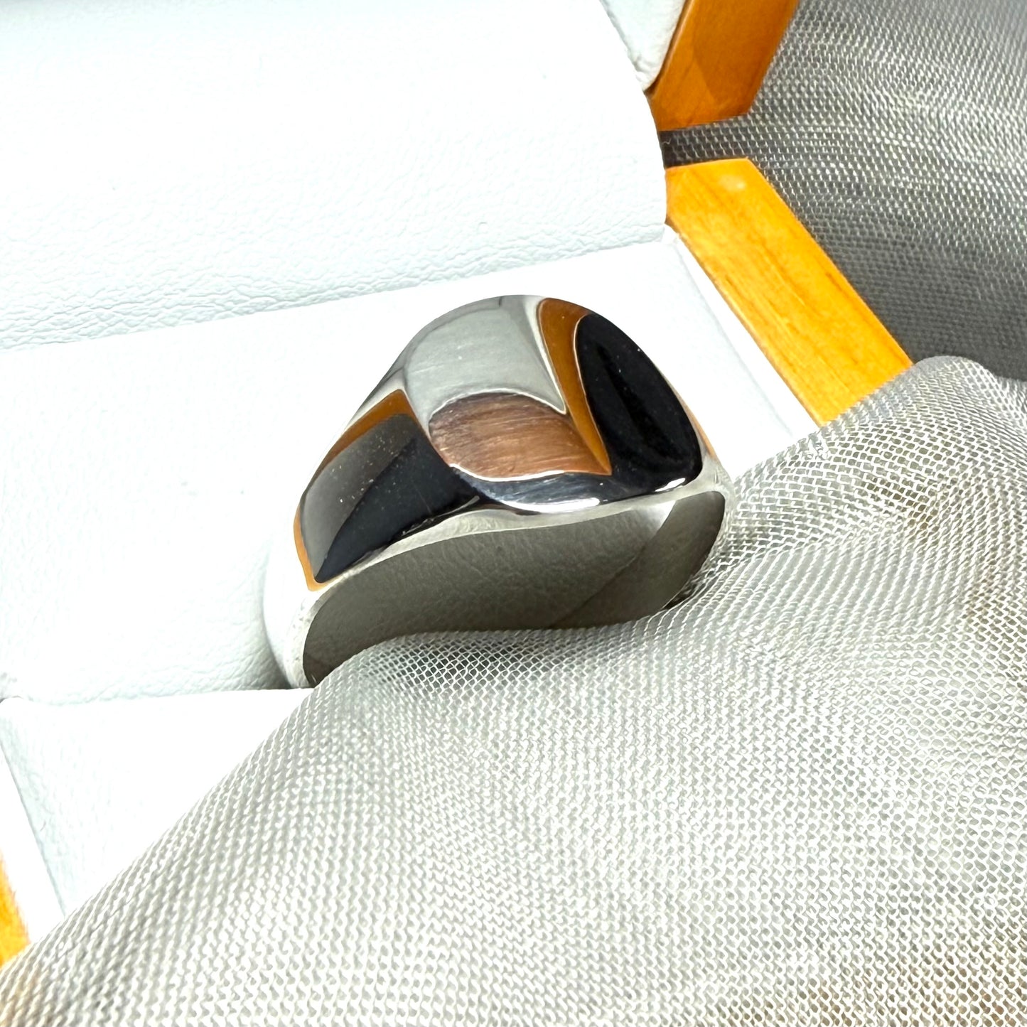 Silver men’s rounded square signet ring