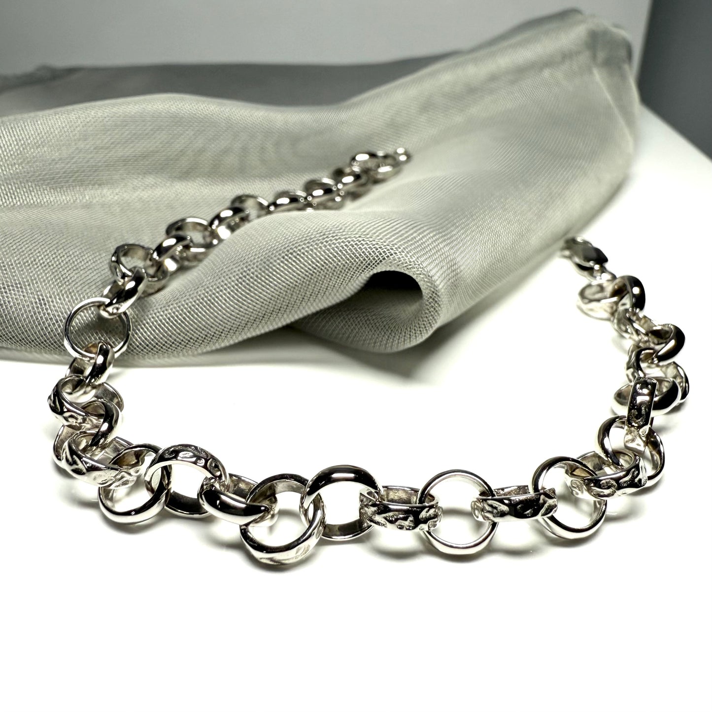 Sterling silver patterned round belcher bracelet