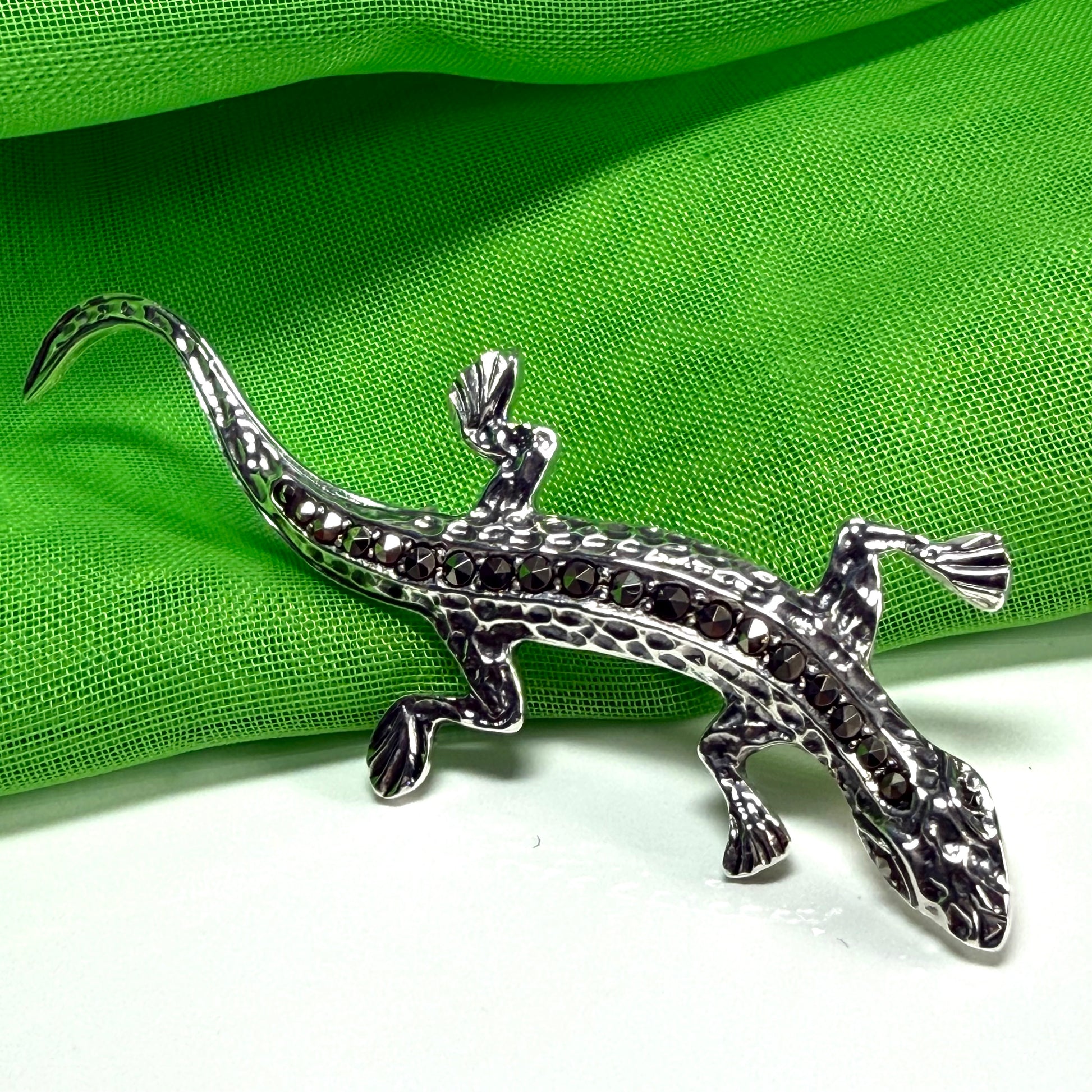Sterling silver real marcasite gecko shaped brooch