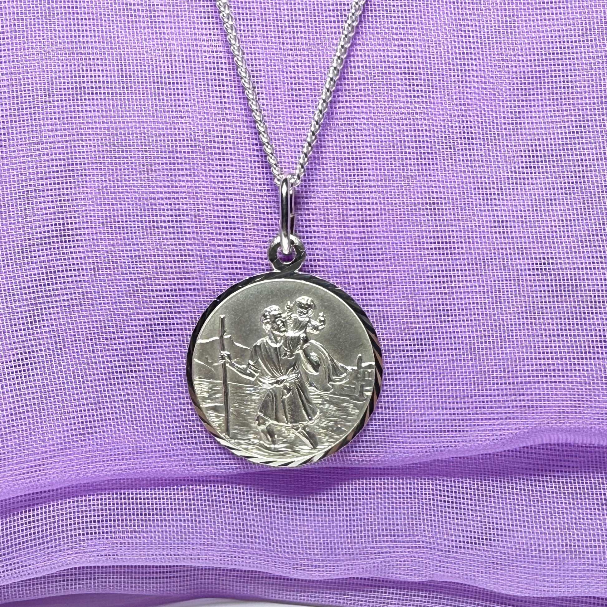 Sterling silver round St. Christopher including chain 22 mm