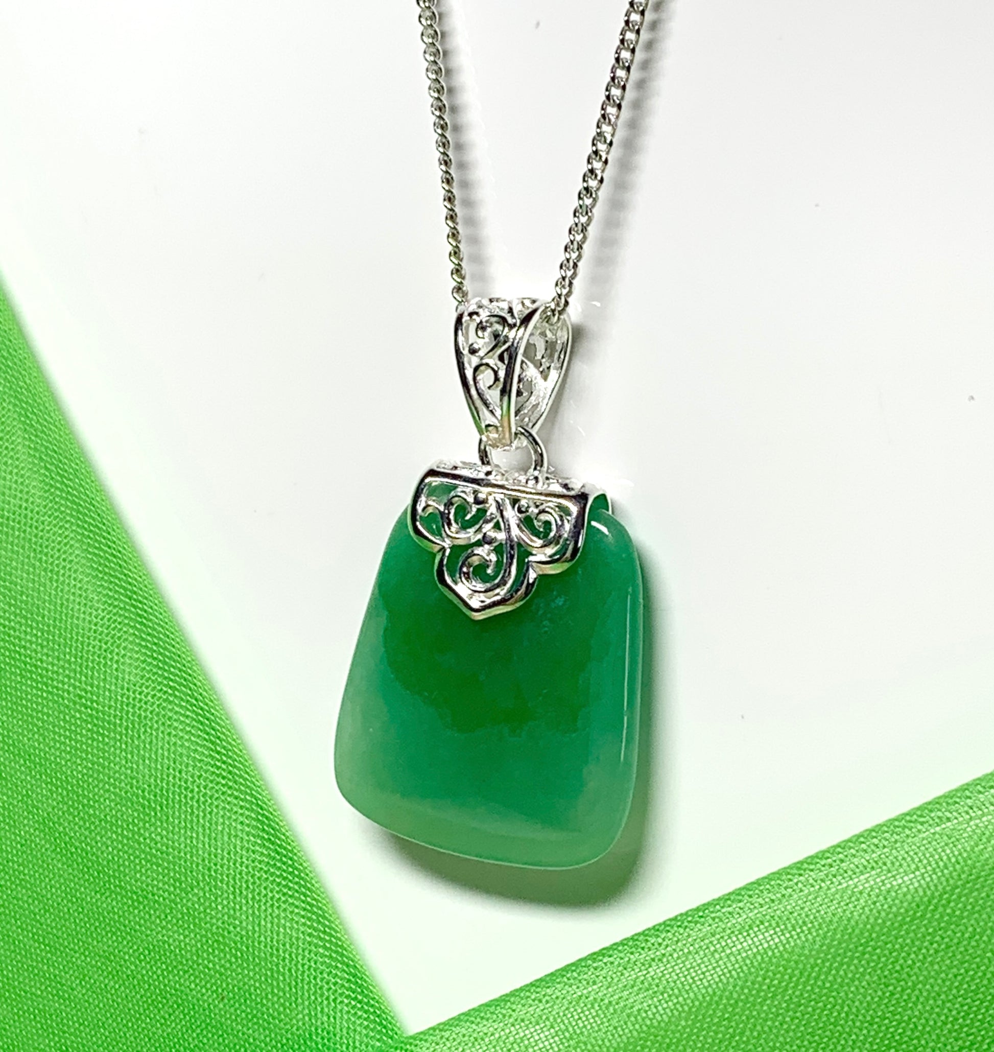 Sterling silver cushion shaped real green jade necklace pendant