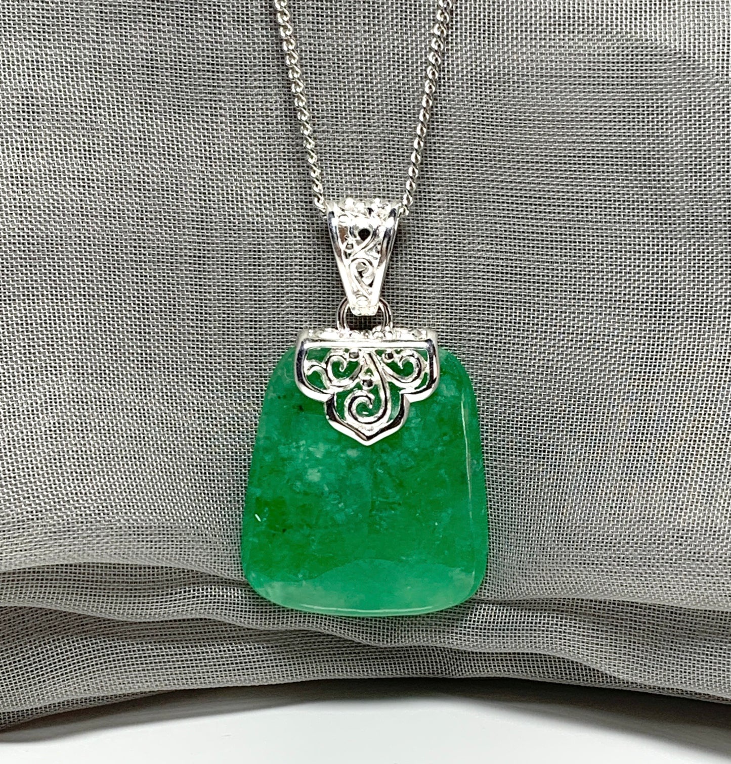 Sterling silver cushion shape real green jade necklace pendant lozenge shaped