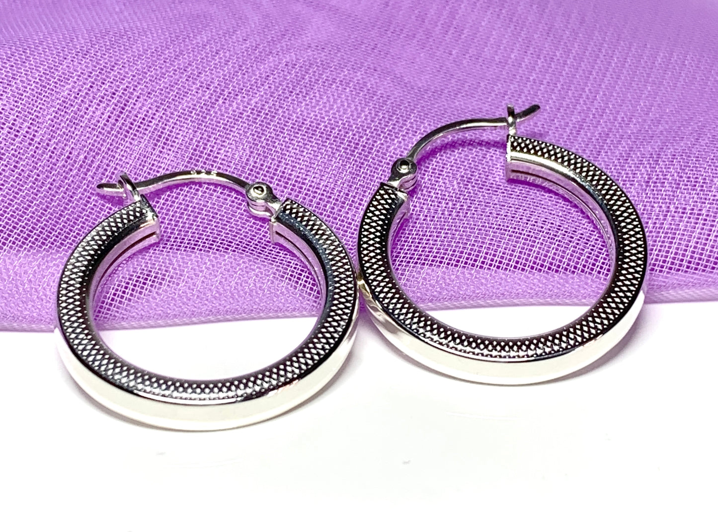 Sterling silver patterned 23 mm round hoop earrings