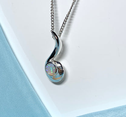 Pendant sterling silver swirl designed round opal necklace