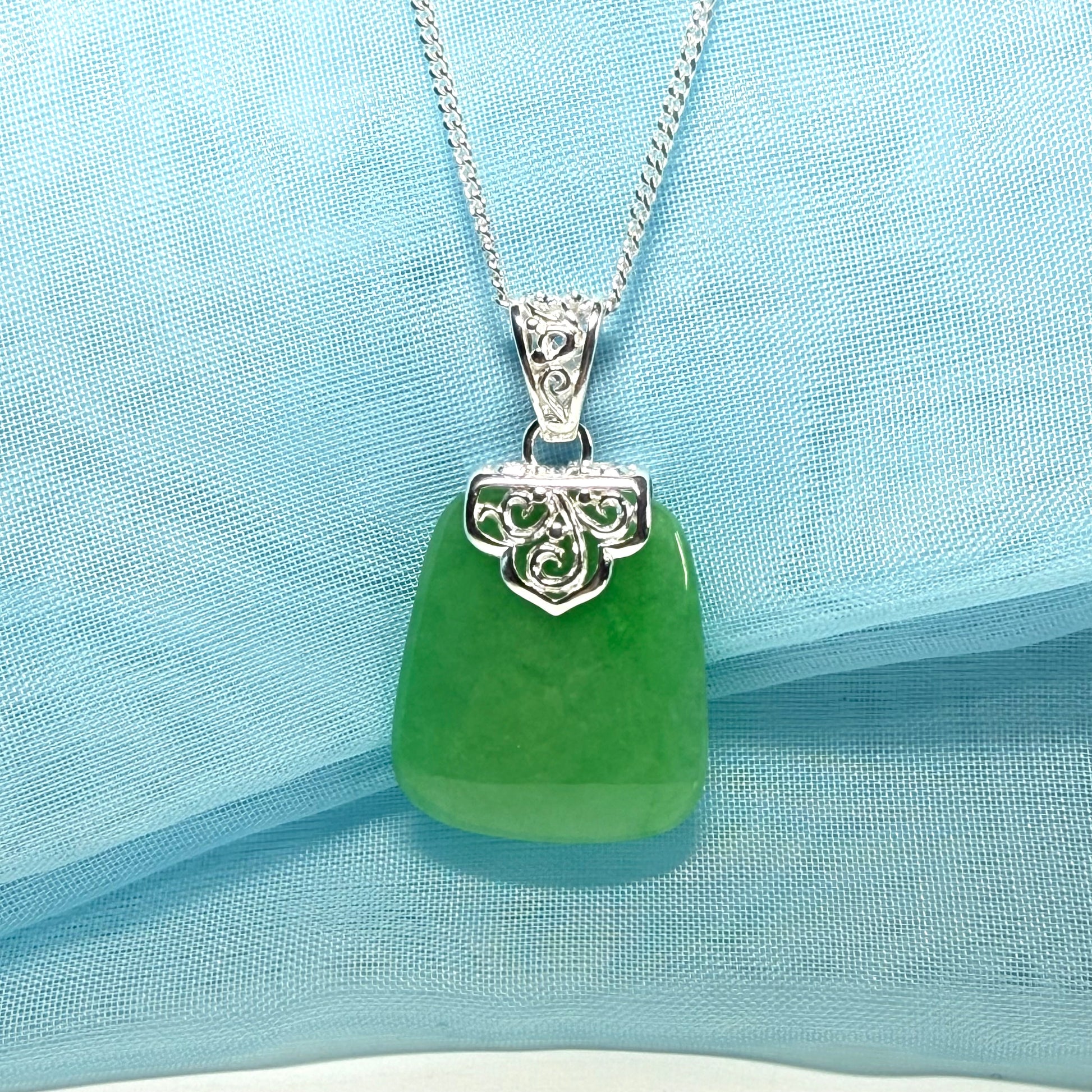 Stunning real jade necklace green sterling silver large cushion shaped, an exquisite designed pendant