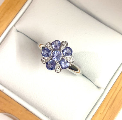 Real tanzanite and diamond ring fancy white gold cluster