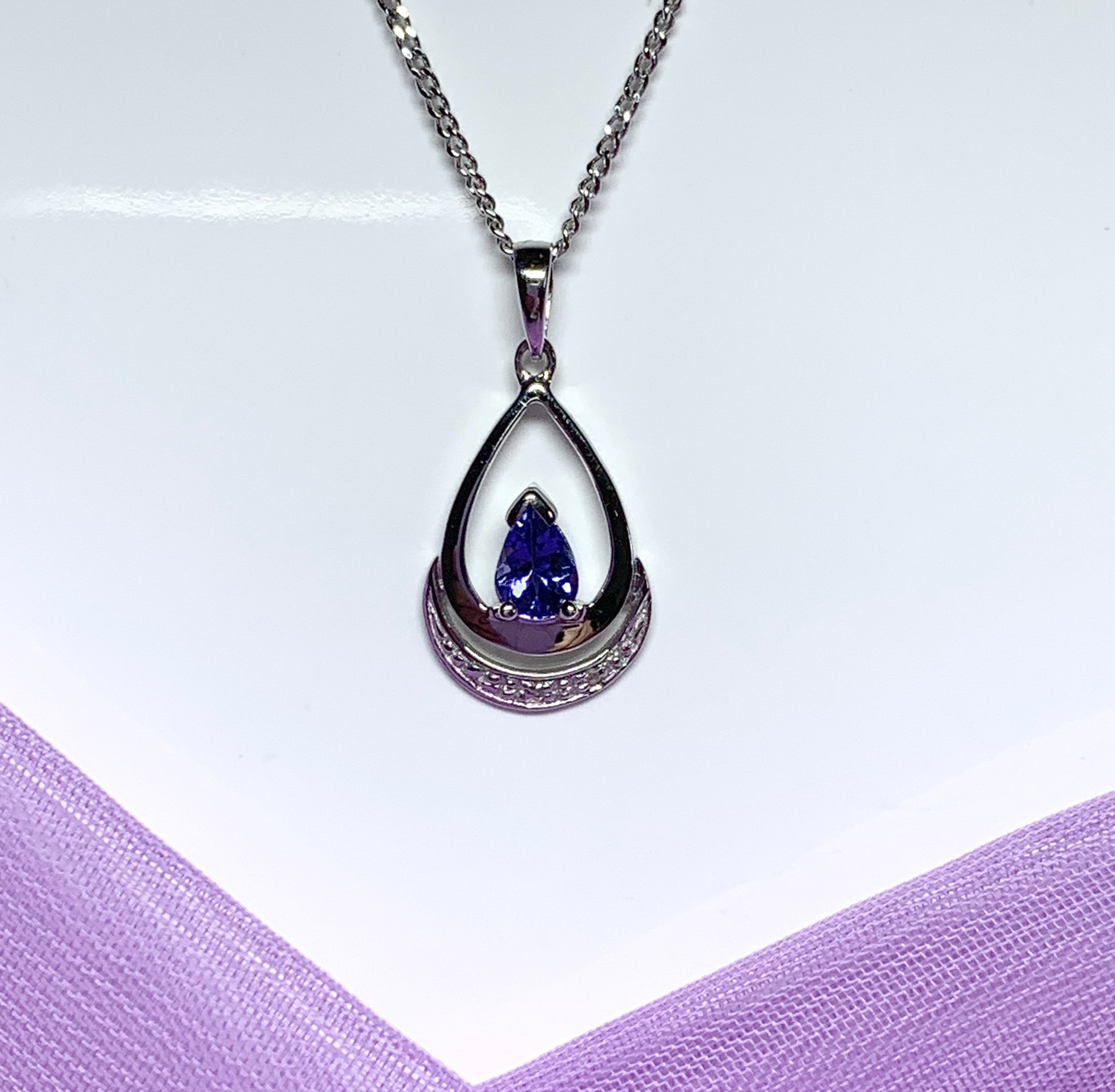 Tanzanite And Diamond White Gold Necklace