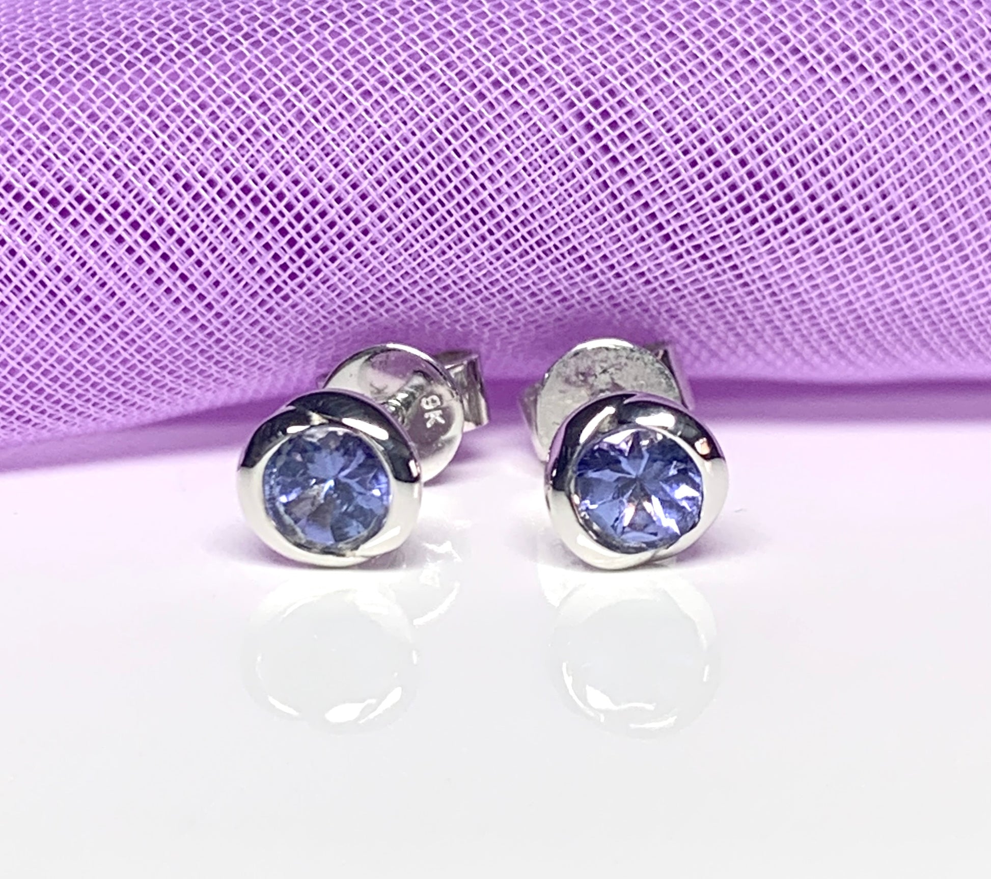 Tanzanite White Gold Round Stud Earrings