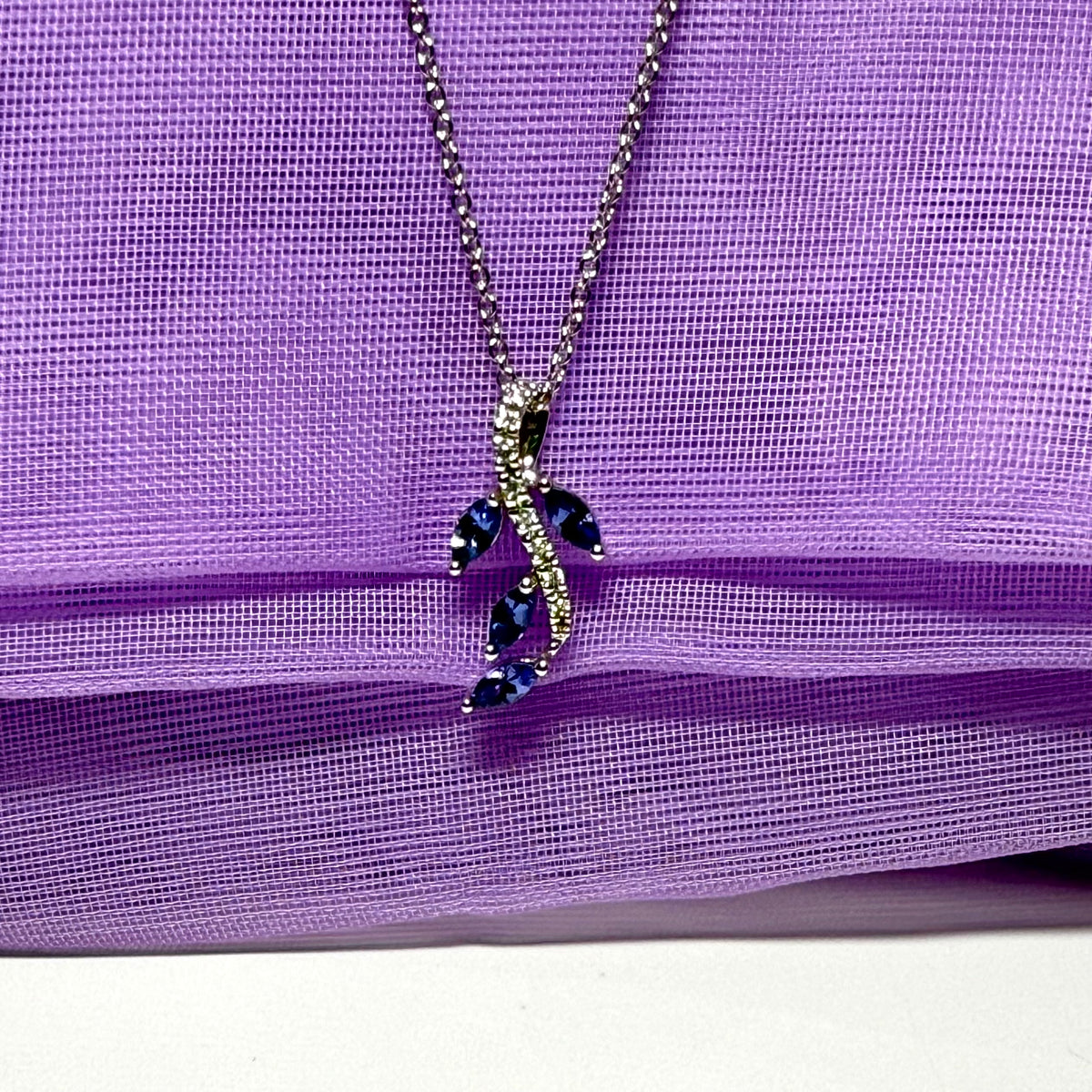 Tanzanite and diamond white Gold fancy spray necklace