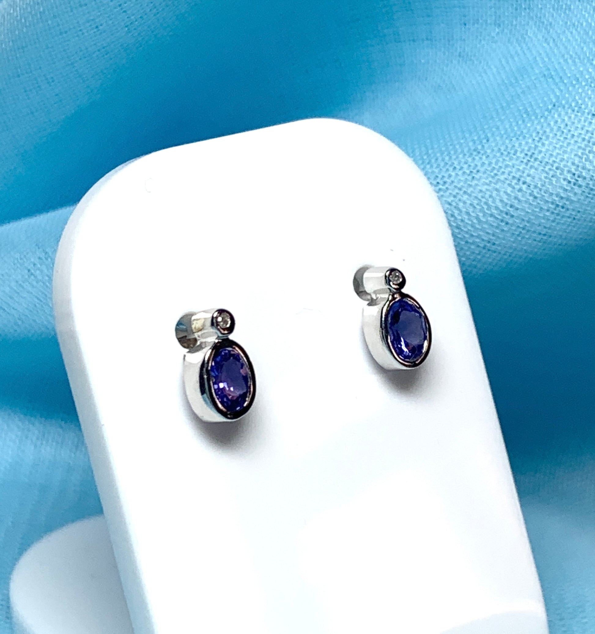 Real tanzanite and diamond white gold stud earrings