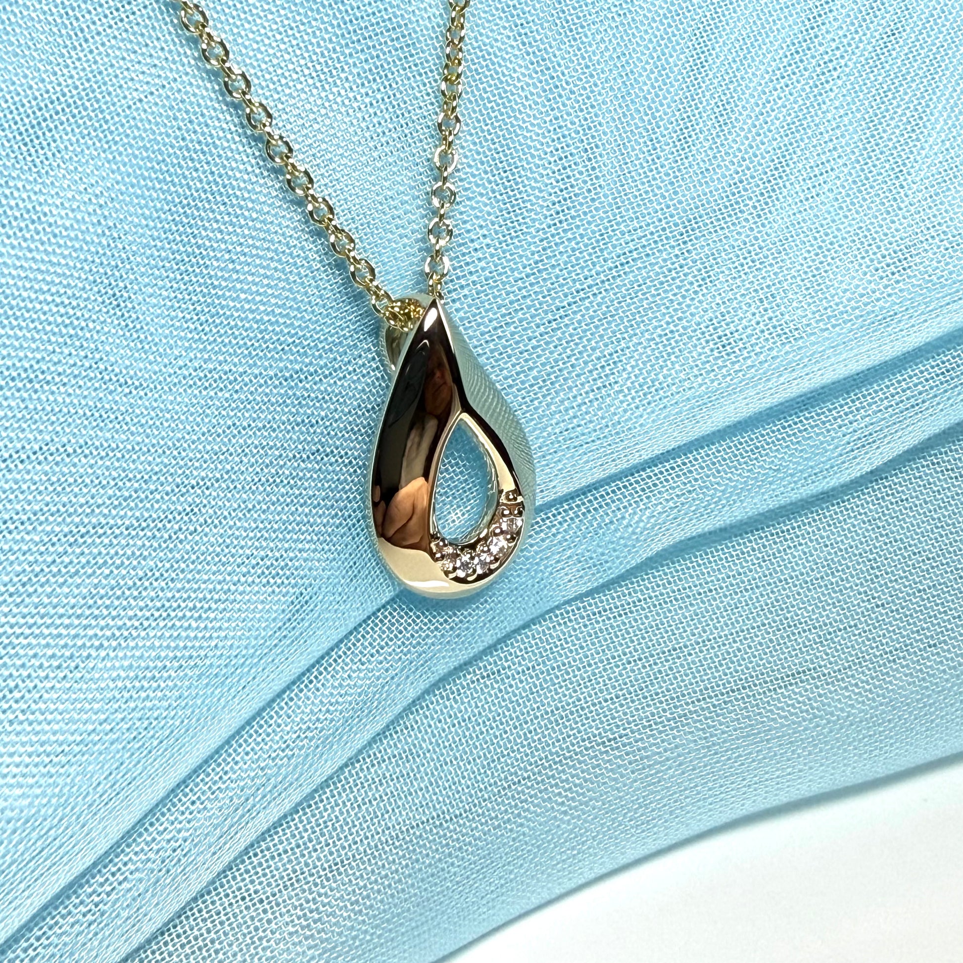 Teardrop shaped open necklace cubic zirconia sterling silver gilt, gold plated including chain