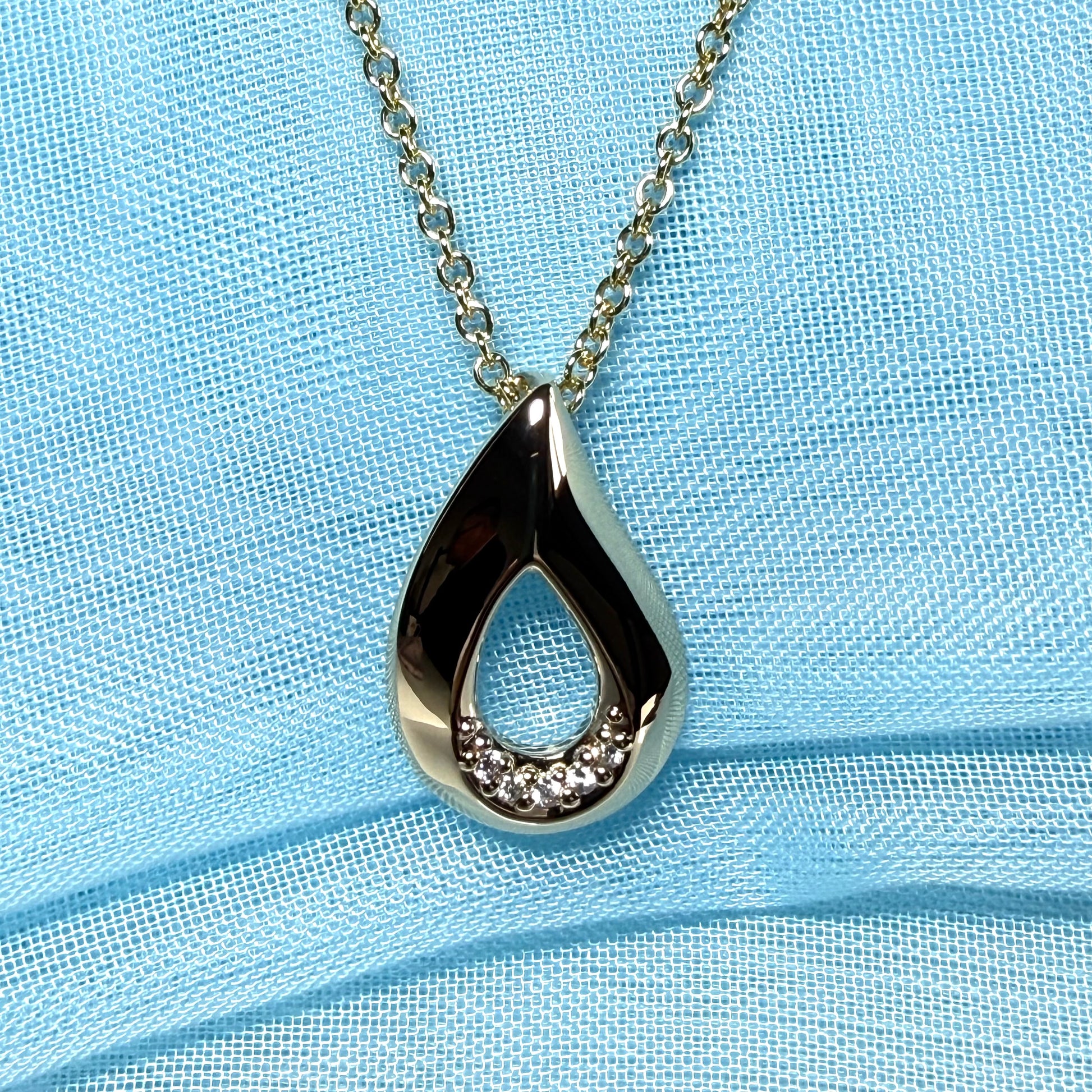 Teardrop shaped open necklace cubic zirconia sterling silver gilt, gold plated including chain