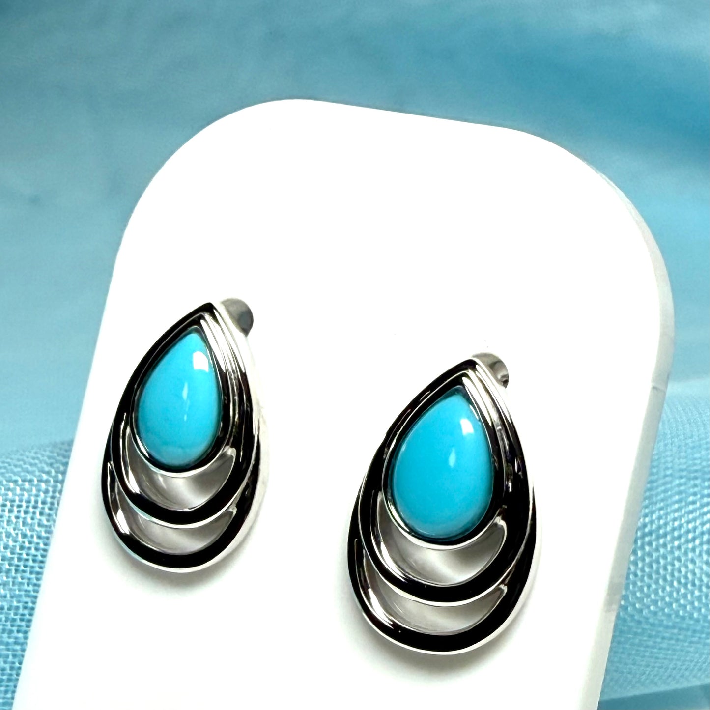 Teardrop shape turquoise stud dropped earrings sterling silver