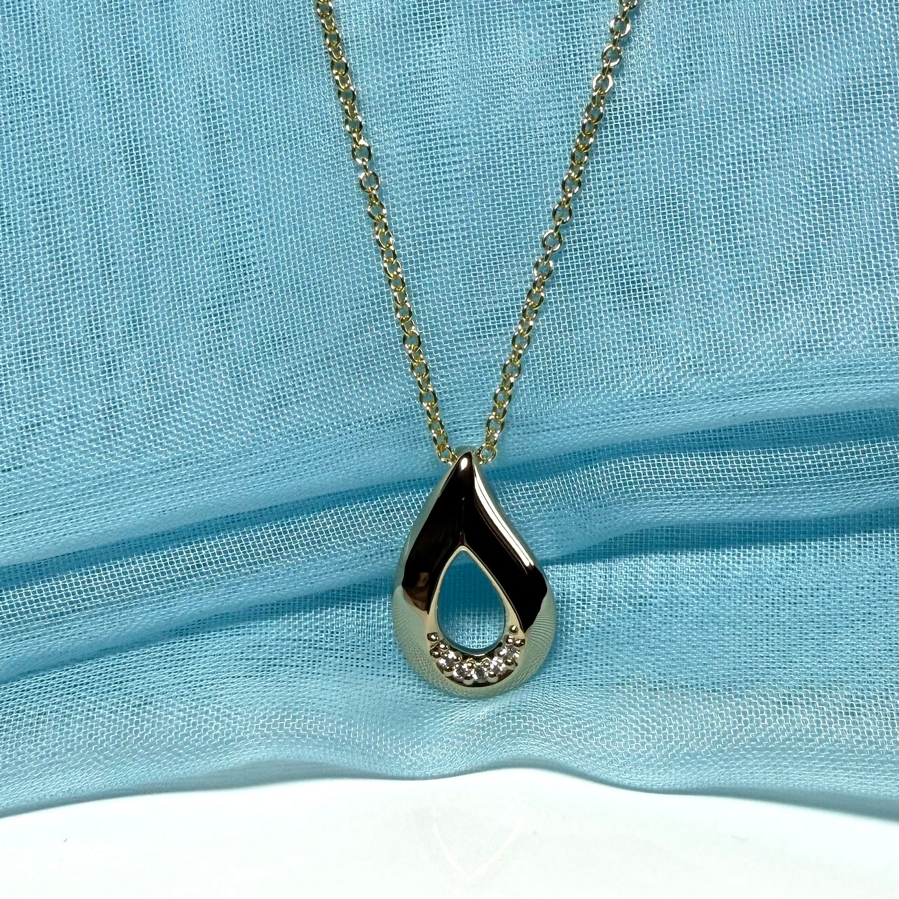 Teardrop shaped open necklace cubic zirconia sterling silver gilt, gold plated including chain