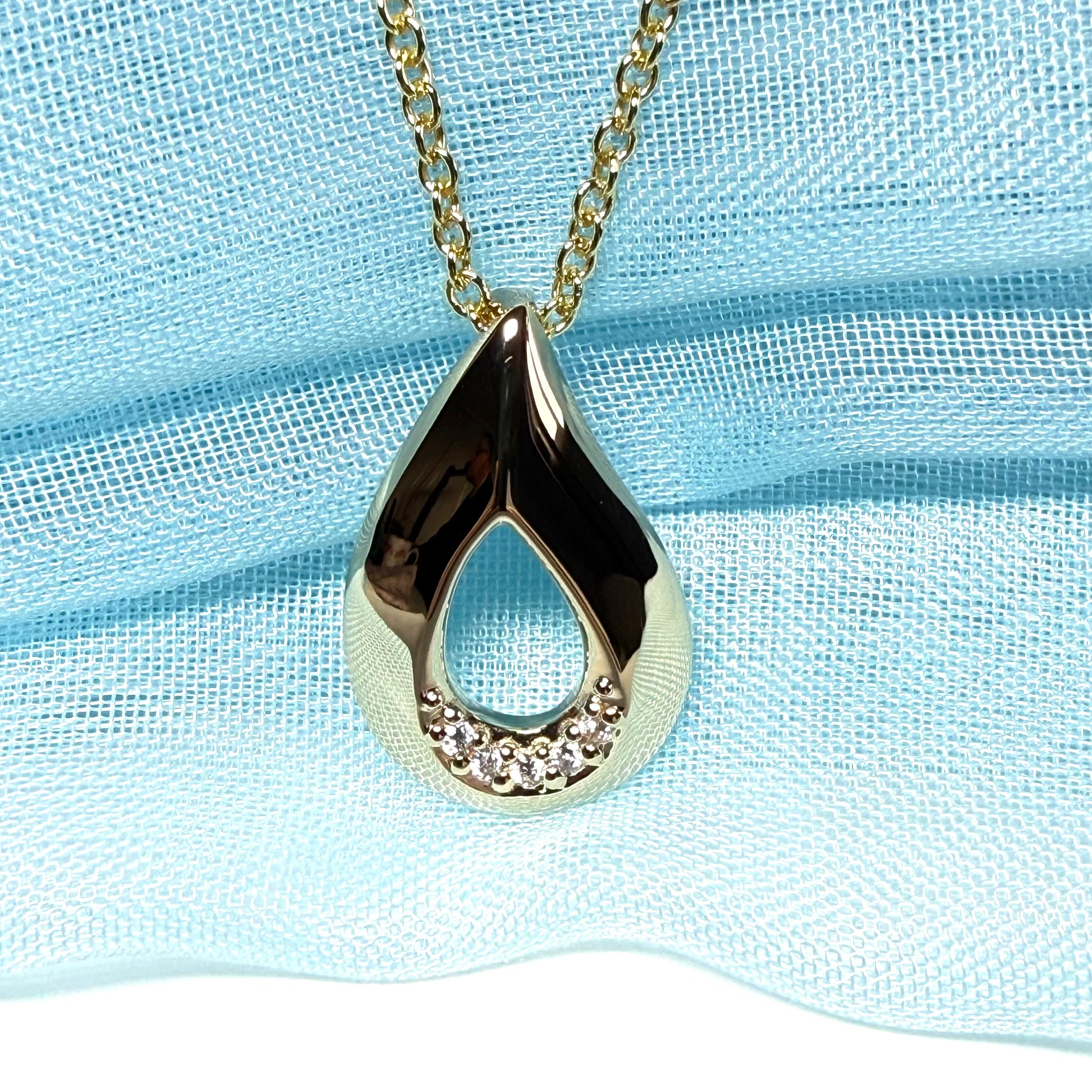 Teardrop shaped open necklace cubic zirconia sterling silver gilt, gold plated including chain