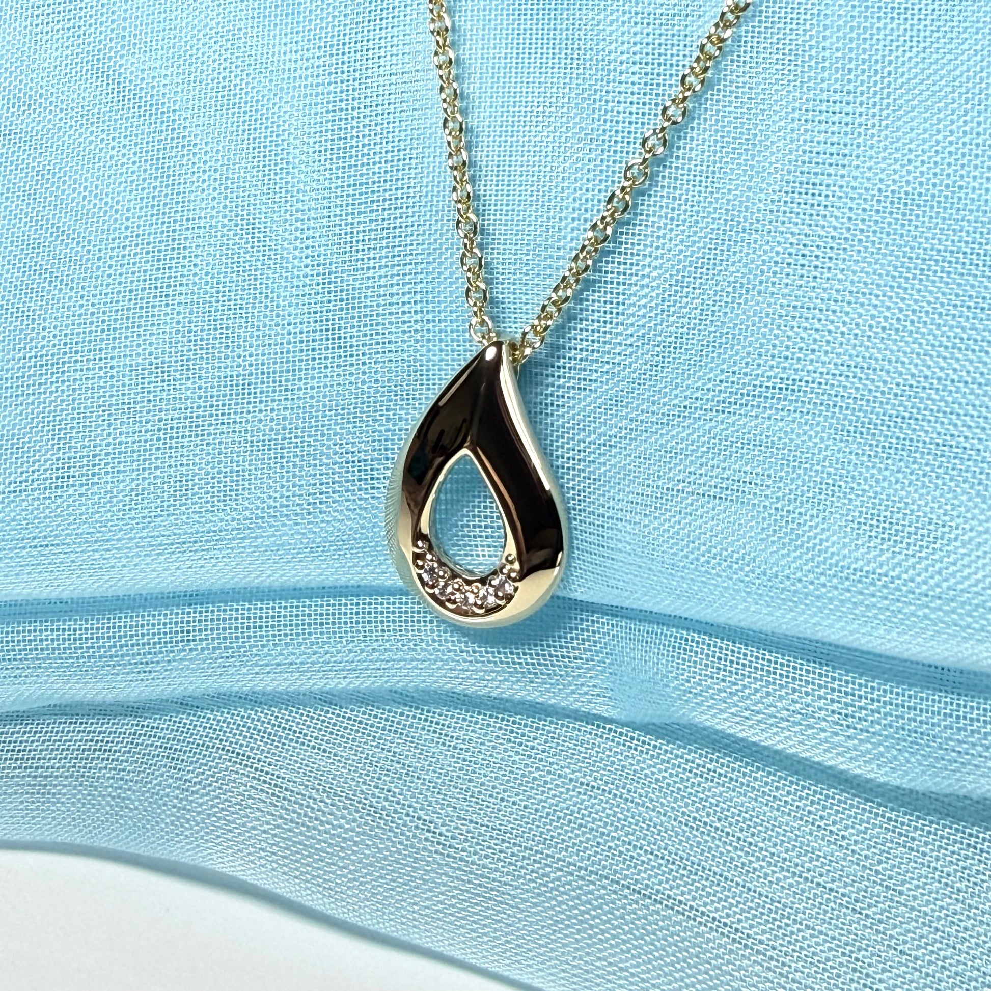 Teardrop shaped open necklace cubic zirconia sterling silver gilt, gold plated including chain
