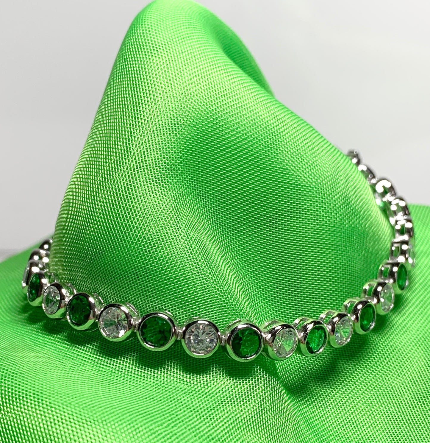 Tennis bracelet green sterling silver cubic zirconia stone set