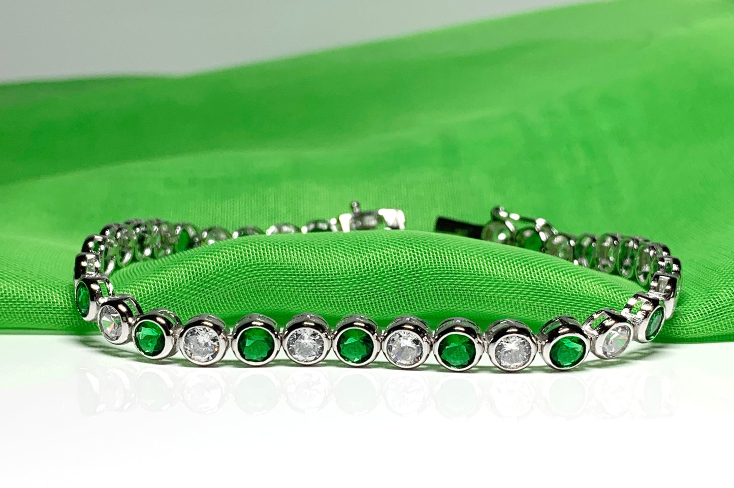 Tennis bracelet green sterling silver cubic zirconia stone set