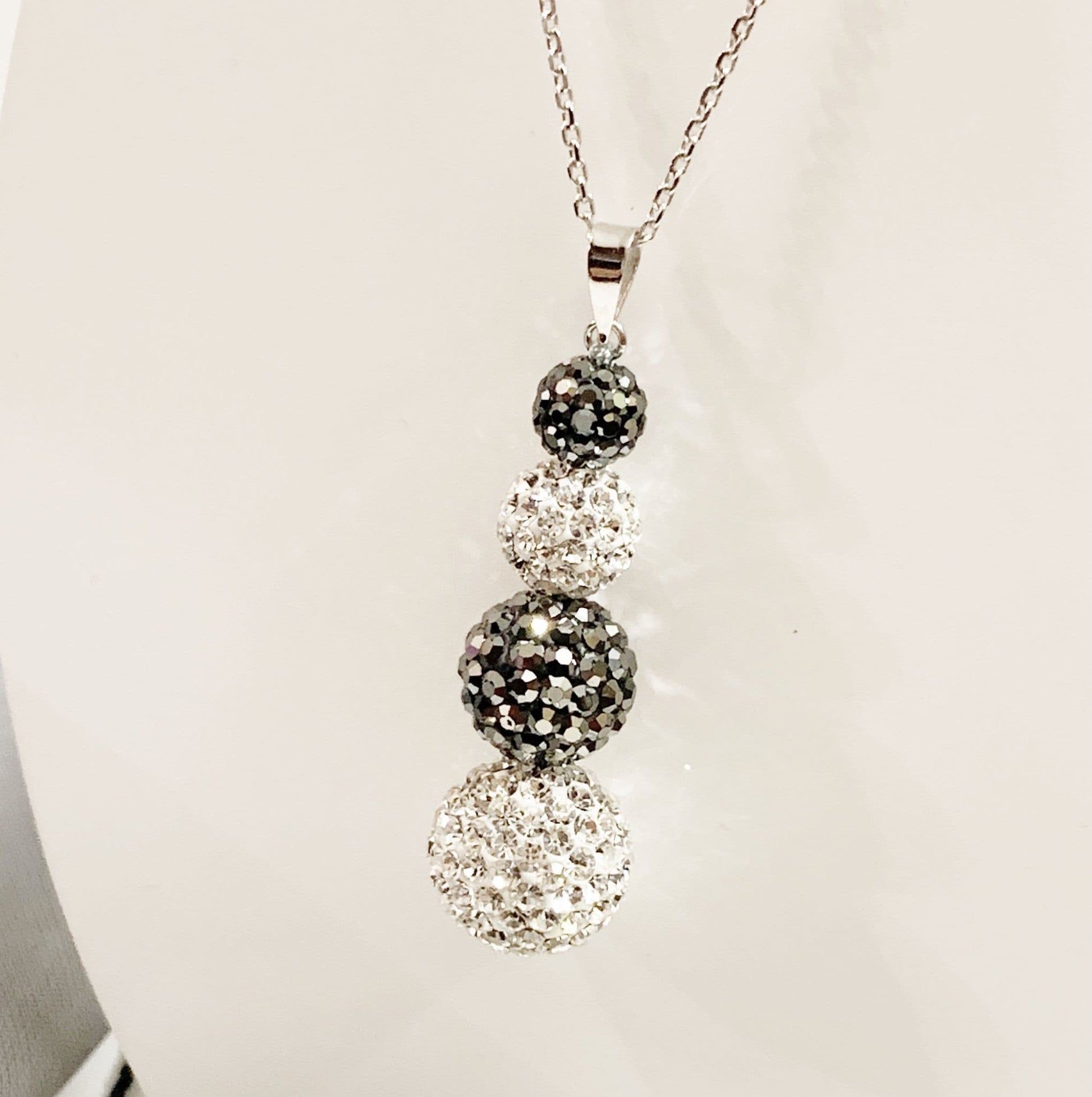 Tresor Paris White and Grey Necklace Pendant