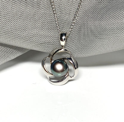 Black grey pearl necklace white gold pendant