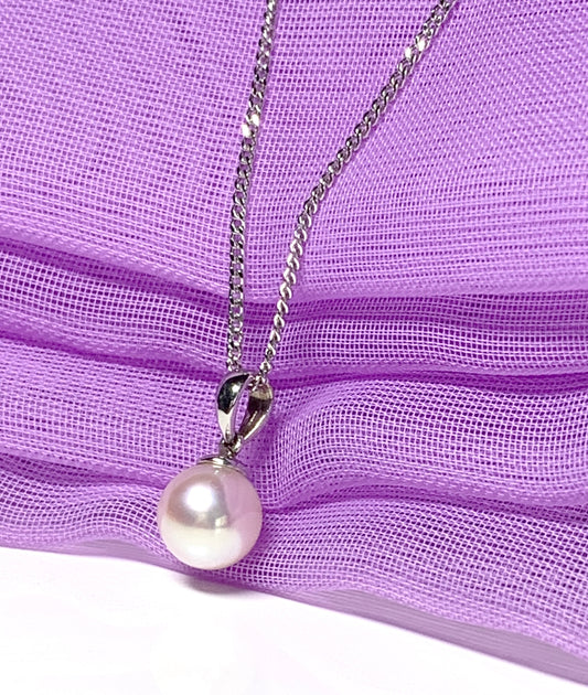 White gold round freshwater cultured pearl necklace pendant