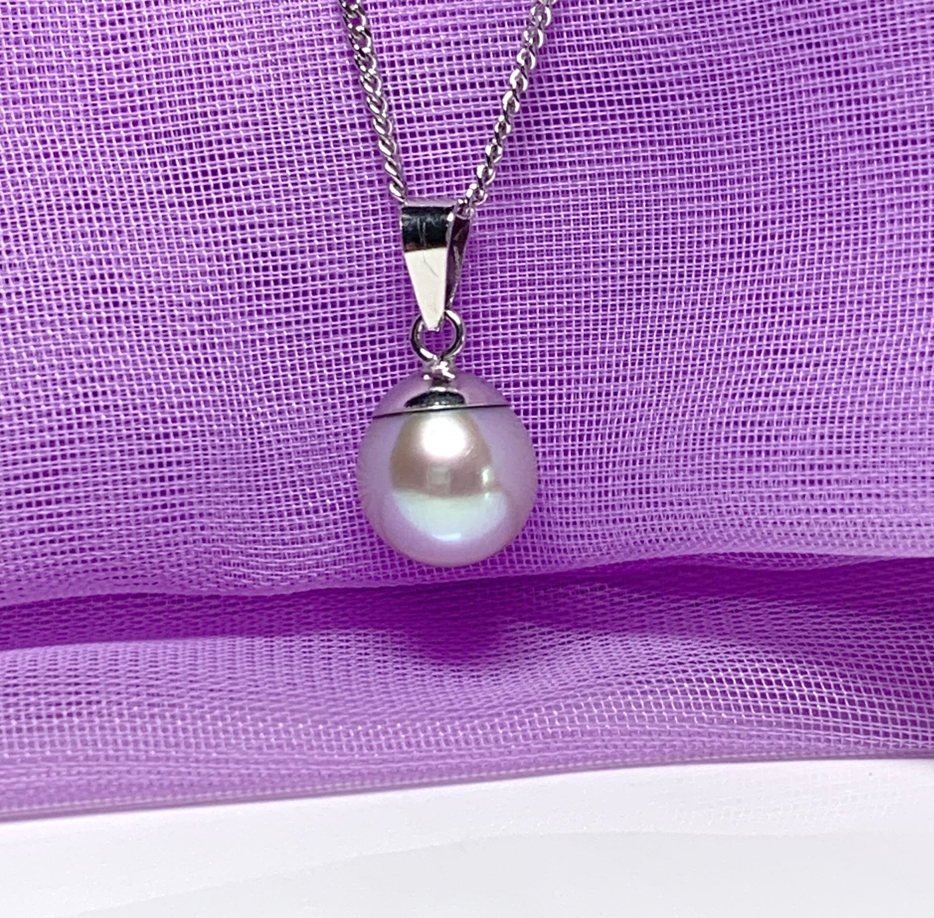 White gold round light grey freshwater cultured pearl necklace pendant