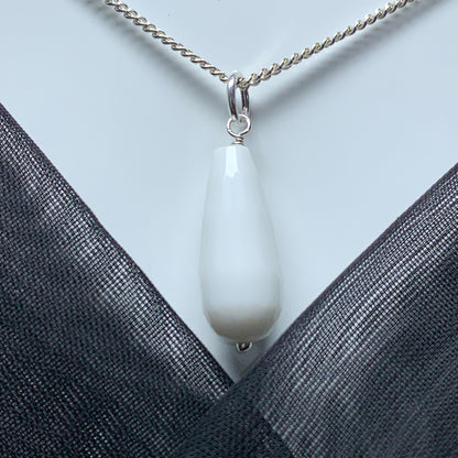 White teardrop shaped agate necklace pendent