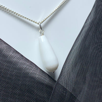 White teardrop shaped agate necklace pendent