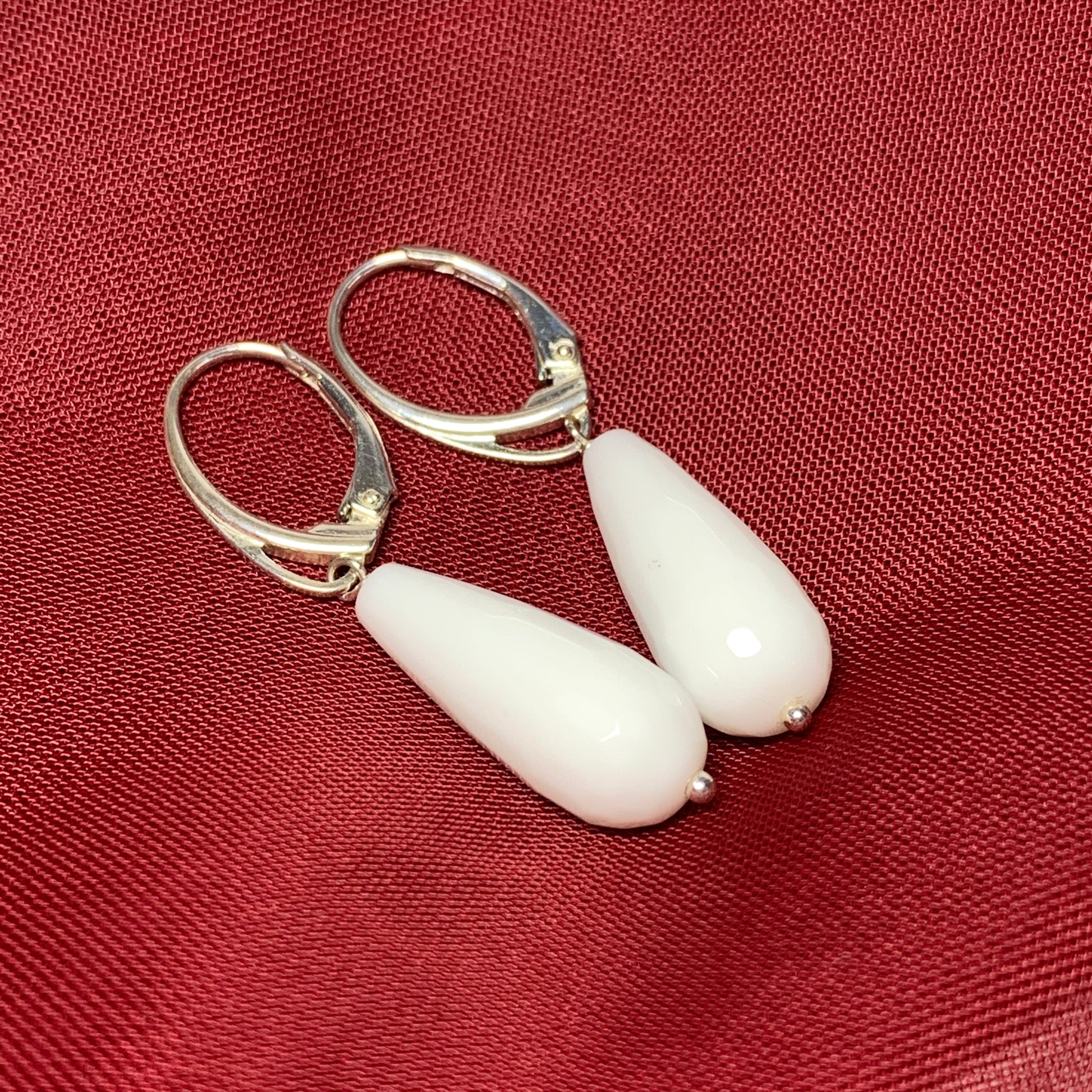 White teardrop shaped agate drop earrings
