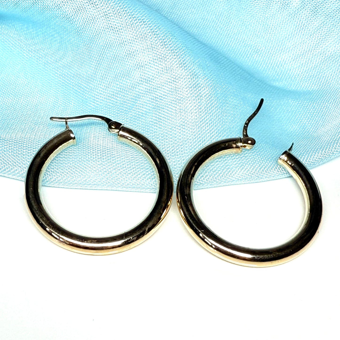 Yellow gold plain polished round hoop earrings