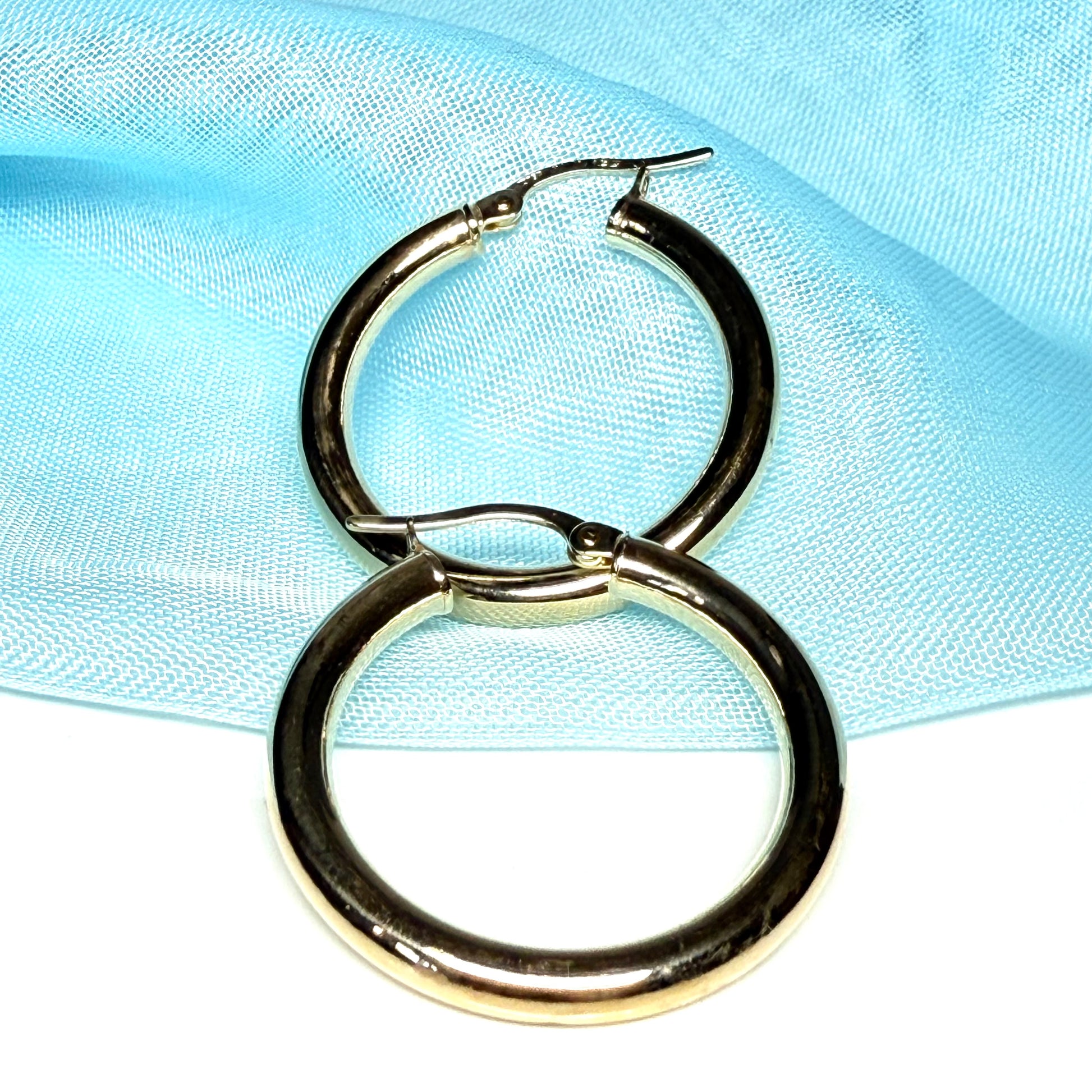 Yellow gold plain polished round hoop earrings