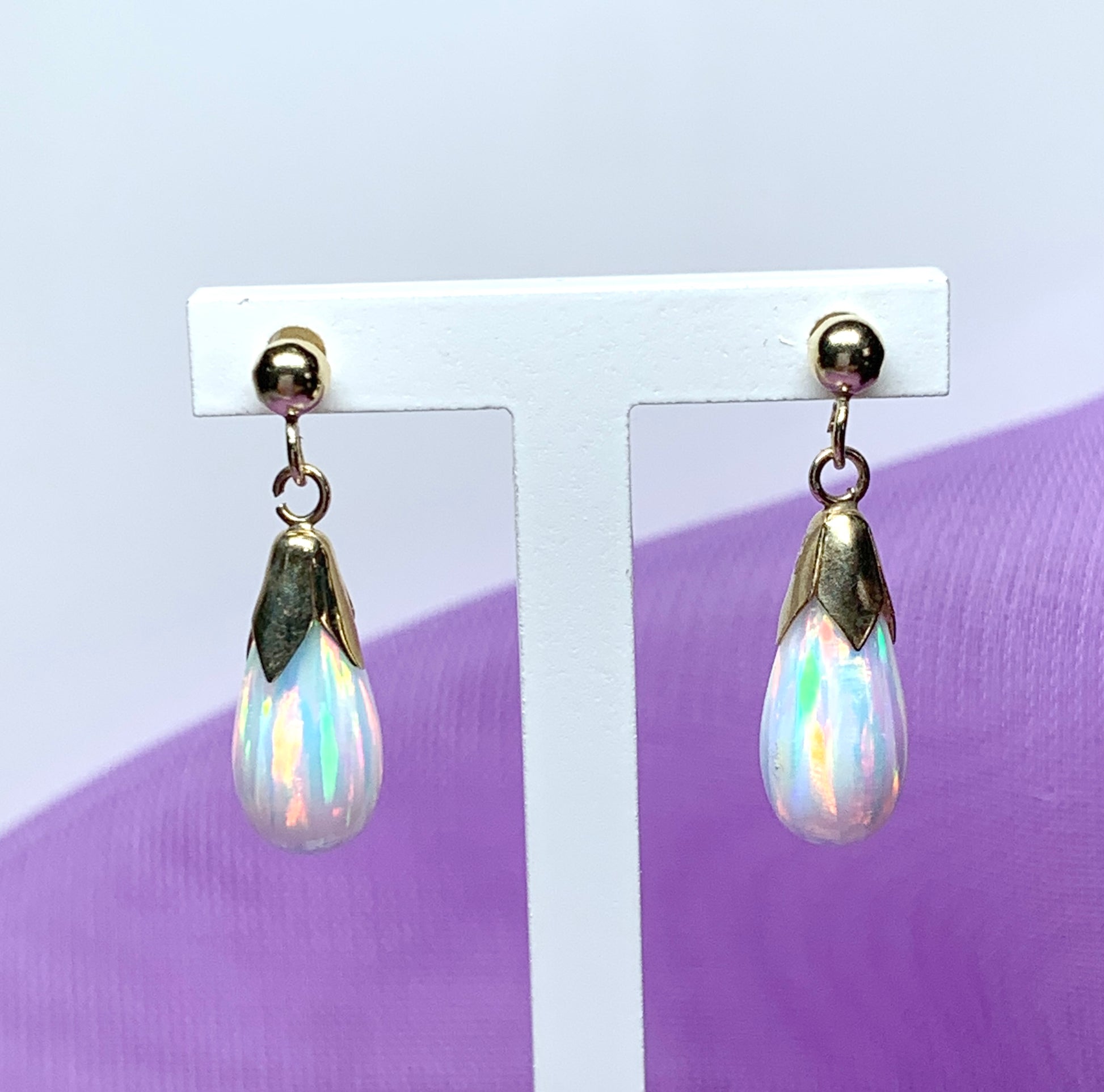 Yellow gold bomber opal drop earrings