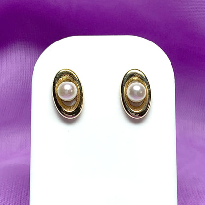 Yellow gold oval freshwater cultured pearl stud earrings