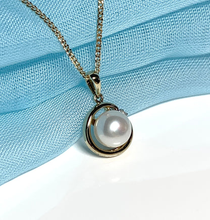 Real pearl and diamond necklace freshwater cultured cubic zirconia yellow gold pendant