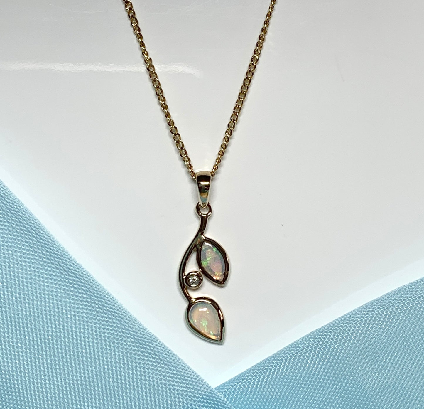 Yellow gold real opal and diamond fancy necklace