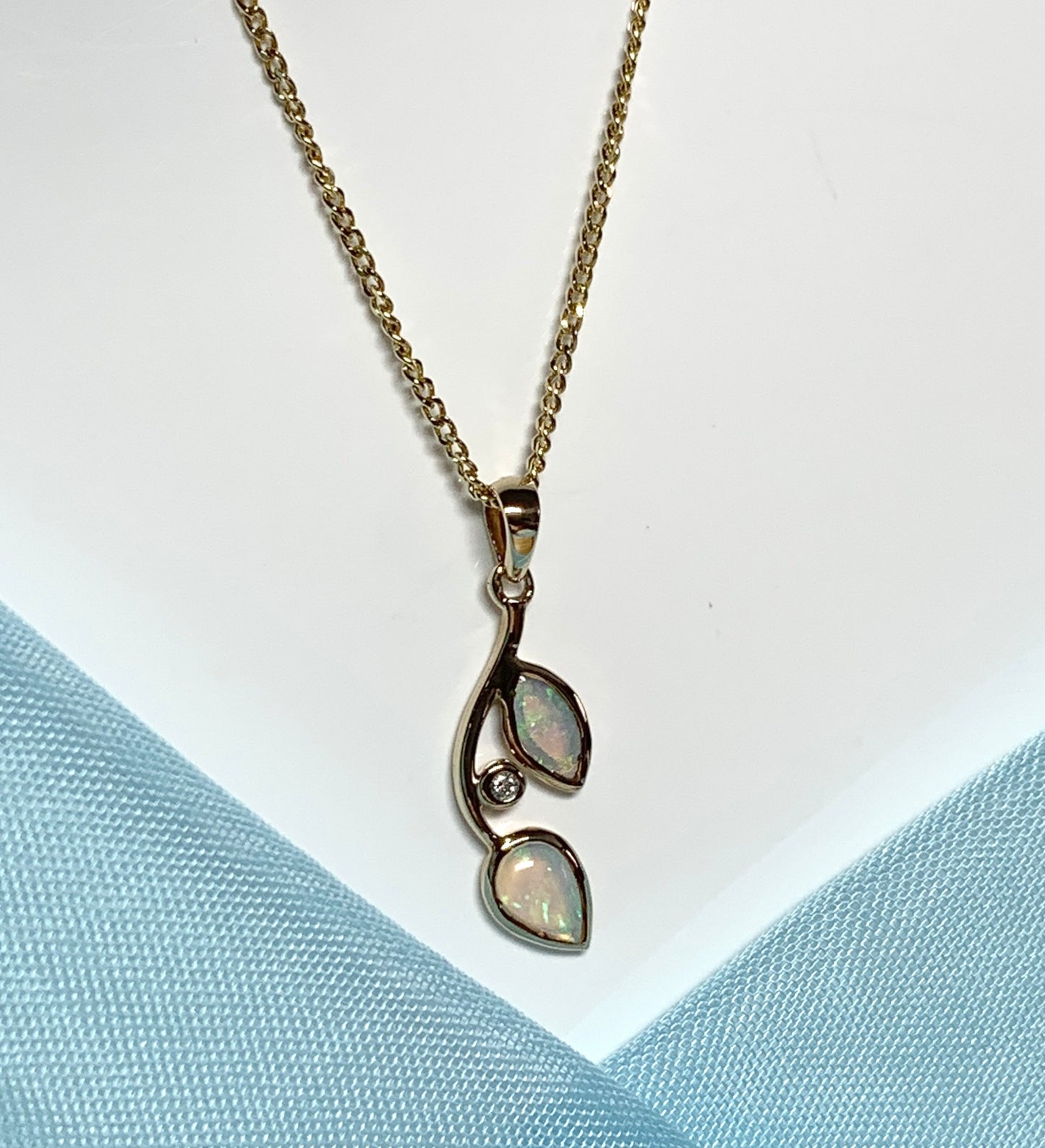 Yellow gold real opal and diamond fancy necklace