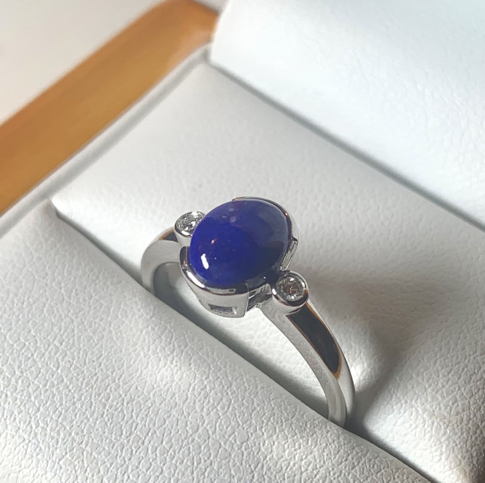 Blue lapis lazuli and diamond oval white gold ladies ring