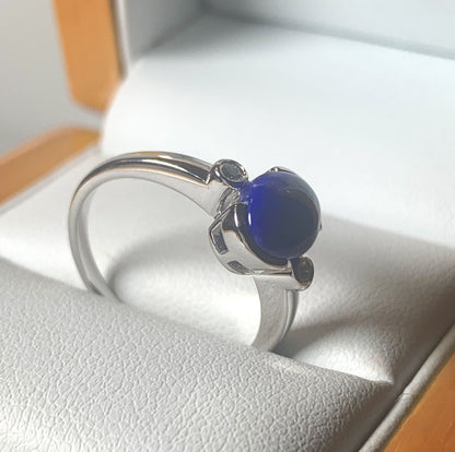 Blue lapis lazuli and diamond oval white gold ladies ring