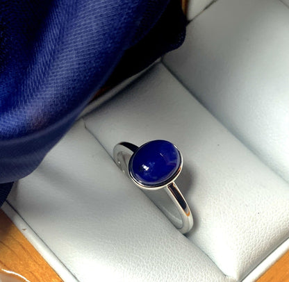 Blue lapis lazuli oval white gold ladies ring