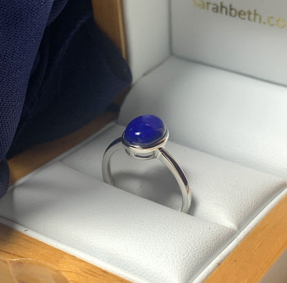 Blue lapis lazuli oval white gold ladies ring