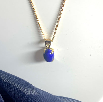 Blue lapis lazuli oval yellow gold necklace