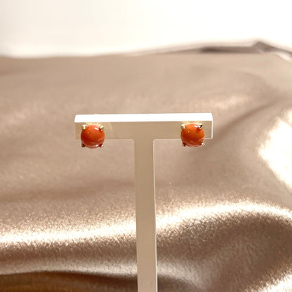 Coral yellow gold round claw set stud earrings