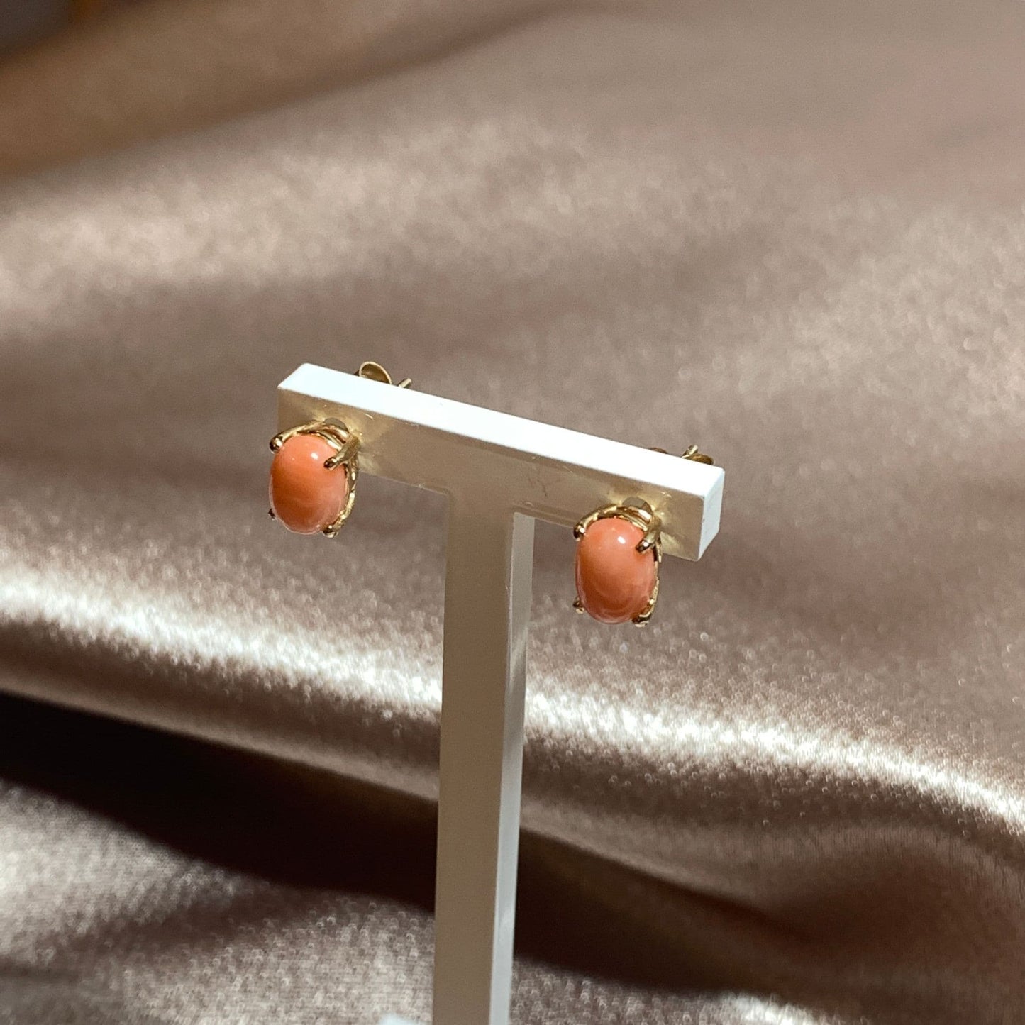 Coral yellow gold stud earrings oval