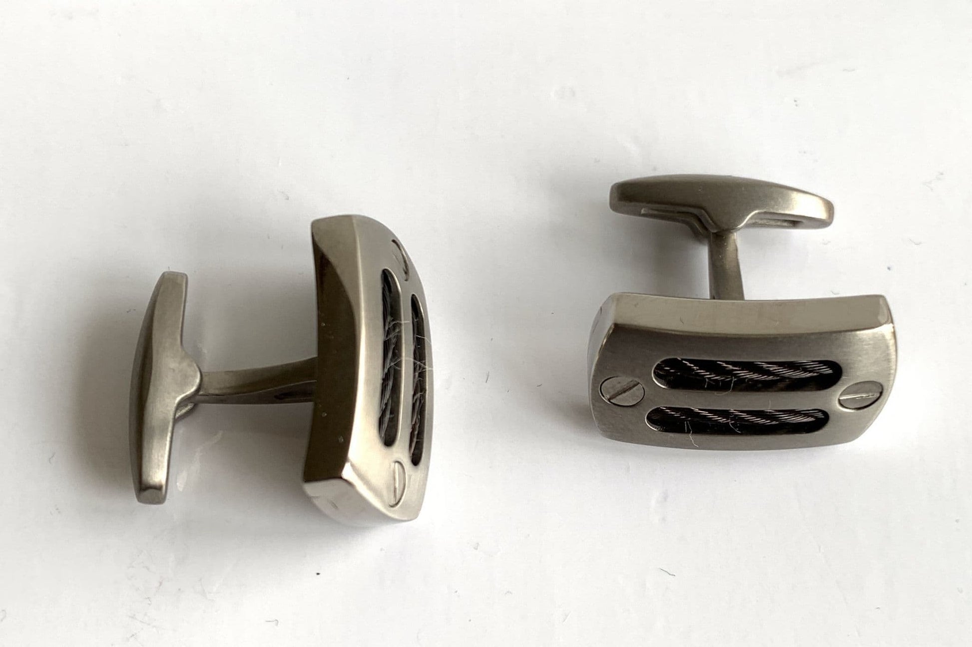 Cushion shaped solid titanium cufflinks with screw effect