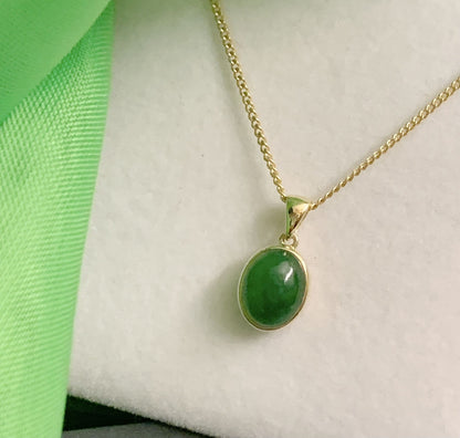 Dark Green Jade Yellow Gold Oval Rubbed Over Necklace