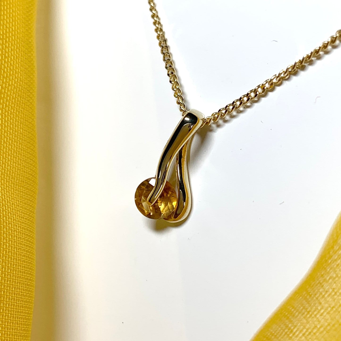 Fancy yellow citrine round yellow gold necklace