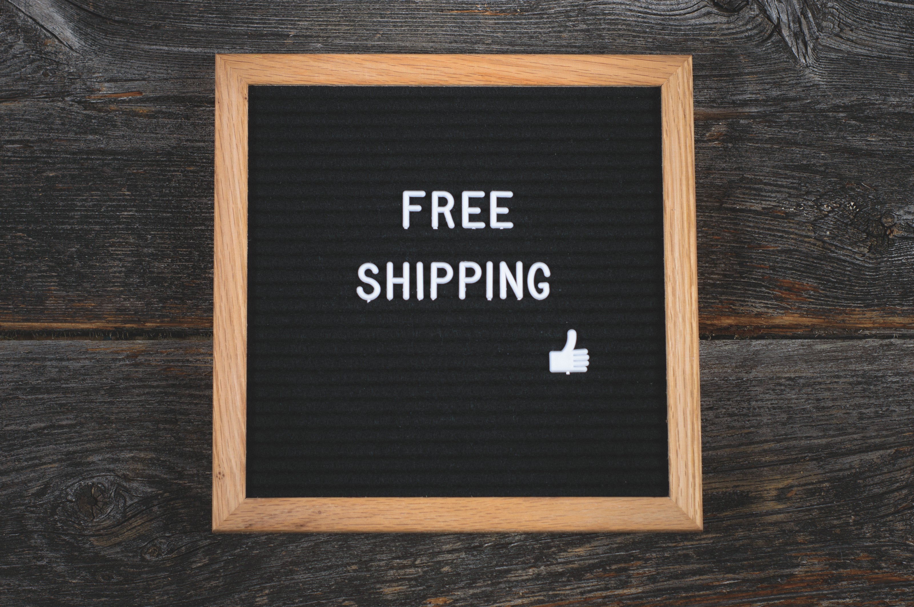 Free shipping logo